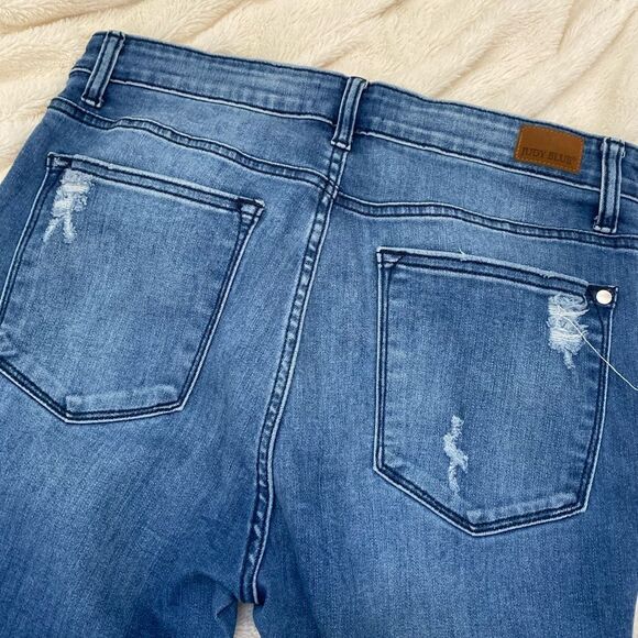 Judy Blue distressed skinny ankle jeans - Picture 6 of 10